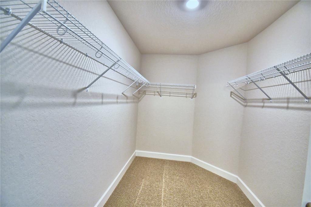 For Sale: $386,900 (3 beds, 2 baths, 1970 Square Feet)
