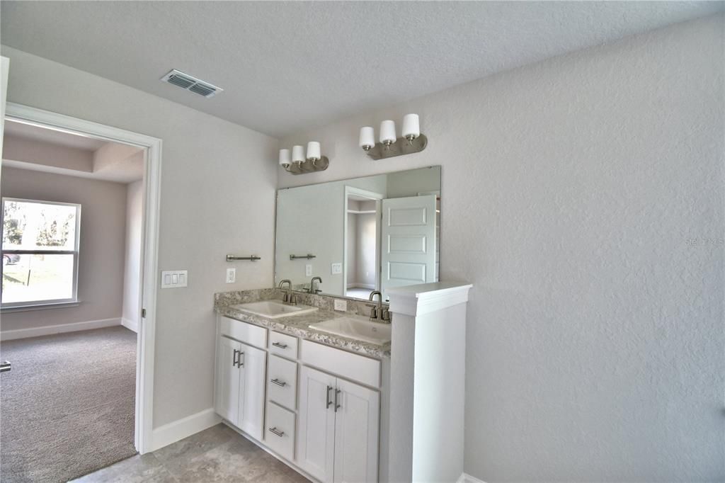 For Sale: $386,900 (3 beds, 2 baths, 1970 Square Feet)