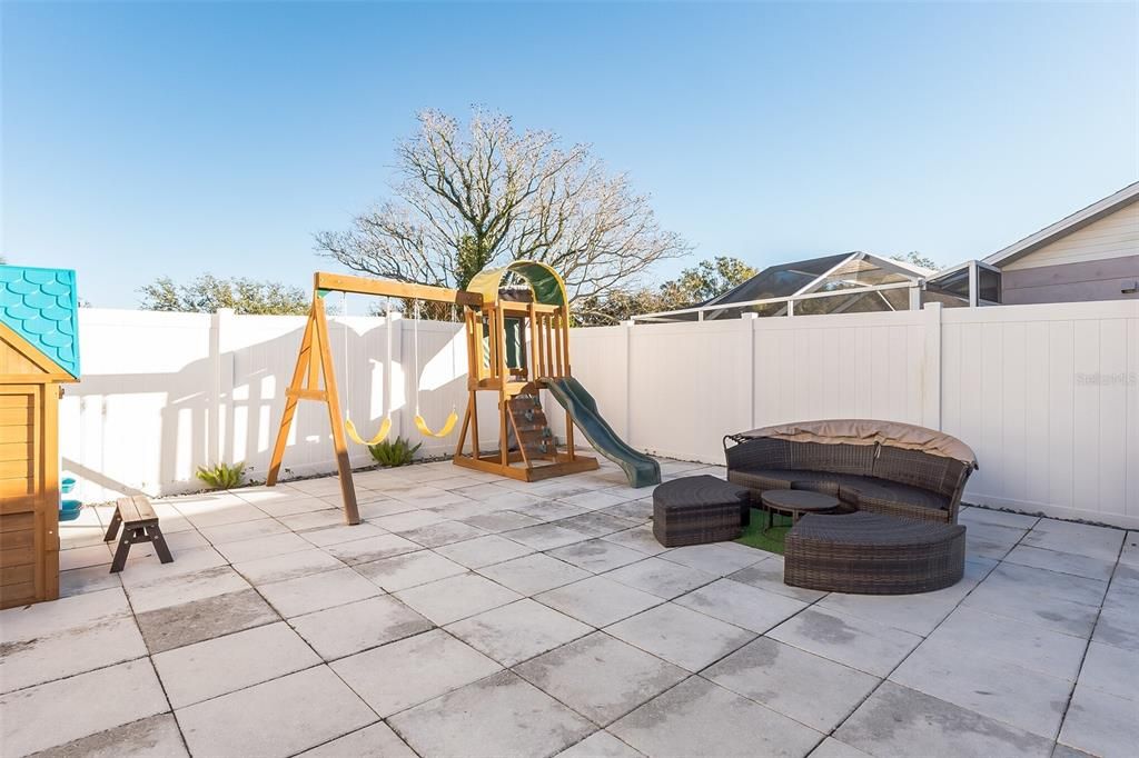 For Rent: $3,200 (4 beds, 2 baths, 2442 Square Feet)