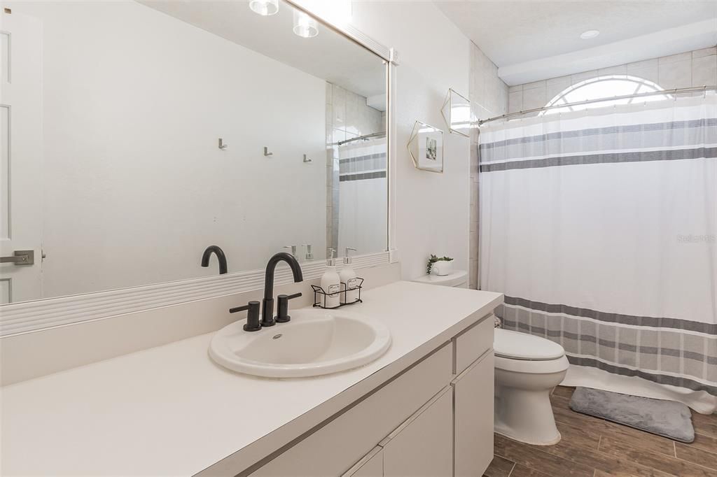 For Rent: $3,200 (4 beds, 2 baths, 2442 Square Feet)