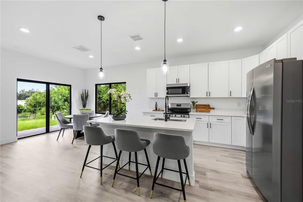 For Sale: $374,999 (3 beds, 2 baths, 1645 Square Feet)