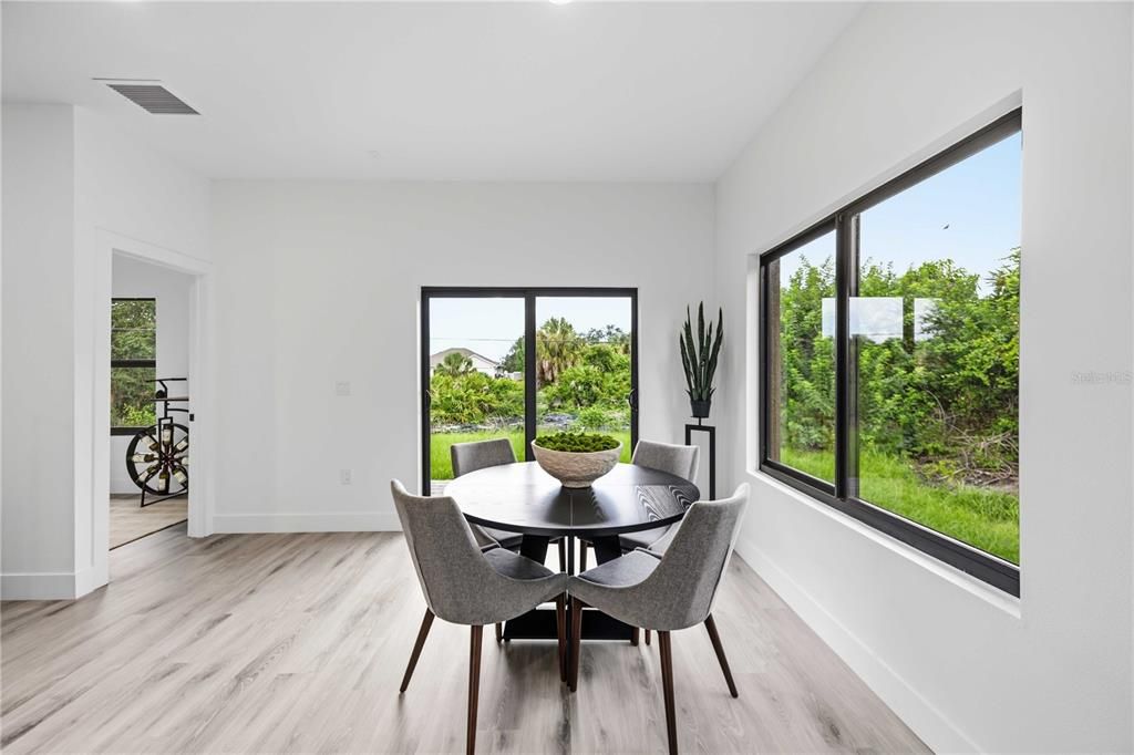 For Sale: $374,999 (3 beds, 2 baths, 1645 Square Feet)