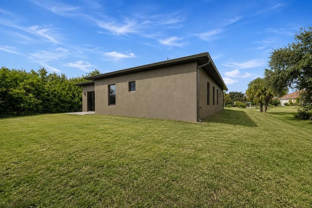 For Sale: $374,999 (3 beds, 2 baths, 1645 Square Feet)