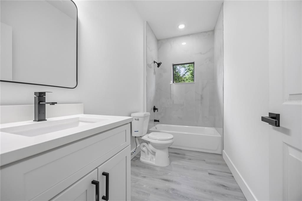 For Sale: $374,999 (3 beds, 2 baths, 1645 Square Feet)
