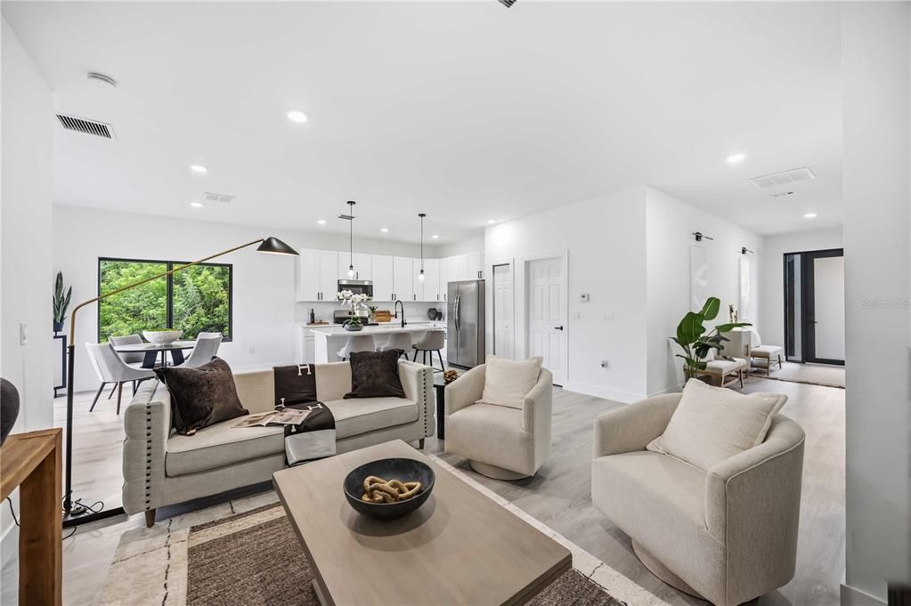 For Sale: $374,999 (3 beds, 2 baths, 1645 Square Feet)