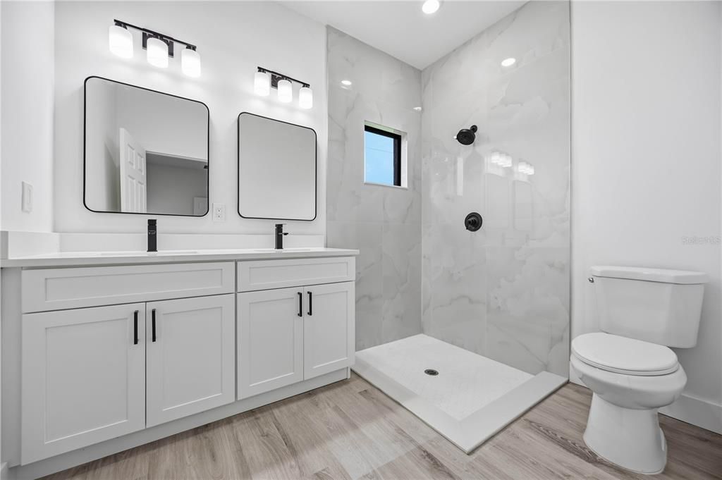 For Sale: $374,999 (3 beds, 2 baths, 1645 Square Feet)