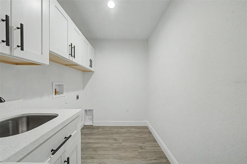 На продажу: $299,000 (3 спален, 2 ванн, 1503 Квадратных фут)