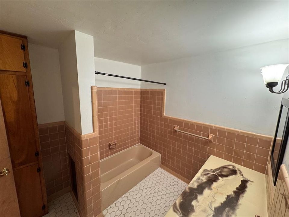 出租: $1,800 (3 贝兹, 2 浴室, 1868 平方英尺)