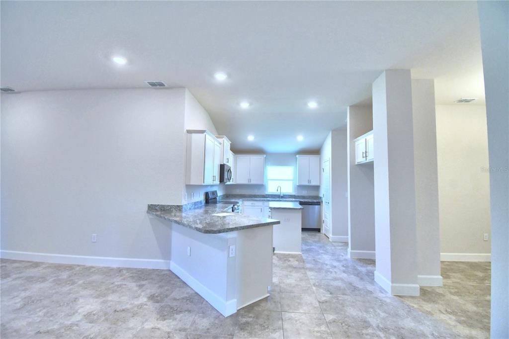 For Sale: $381,366 (4 beds, 3 baths, 2200 Square Feet)