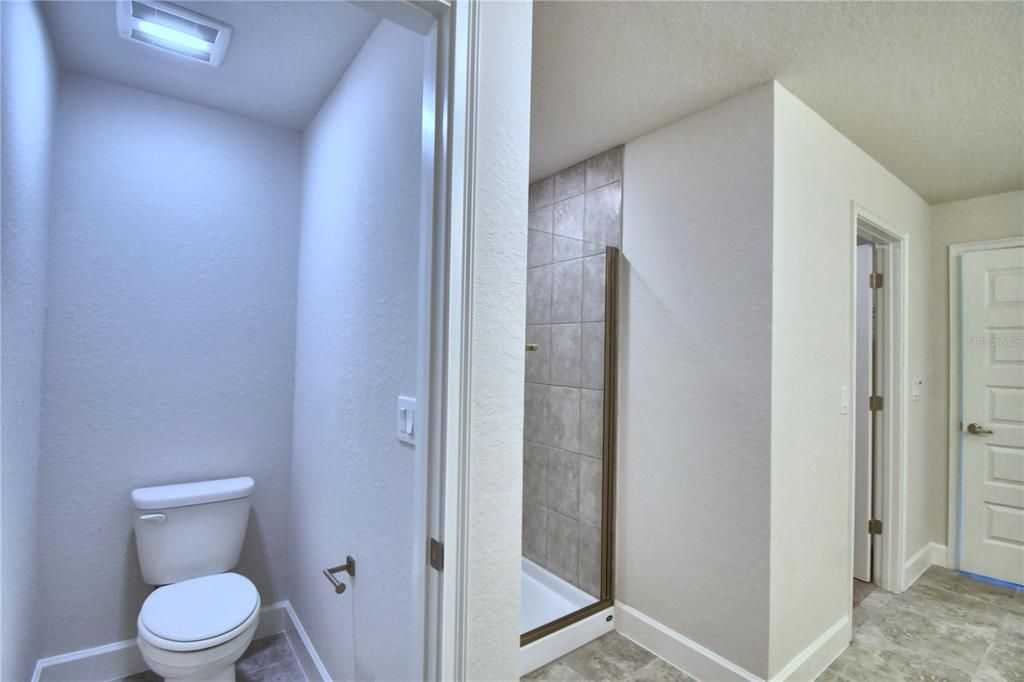For Sale: $381,366 (4 beds, 3 baths, 2200 Square Feet)