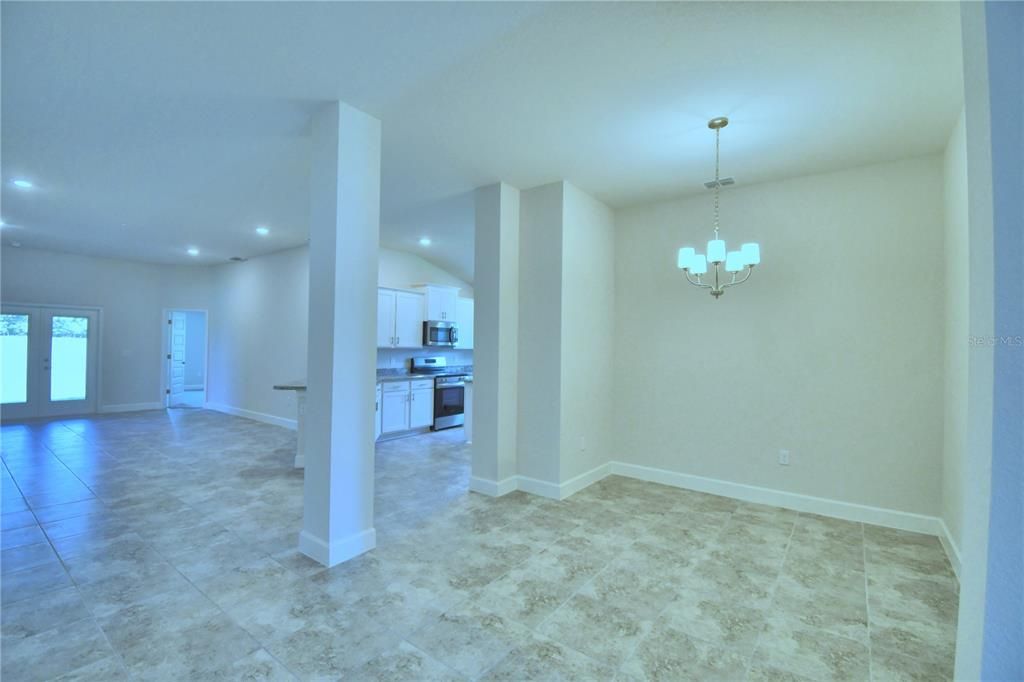 For Sale: $381,366 (4 beds, 3 baths, 2200 Square Feet)