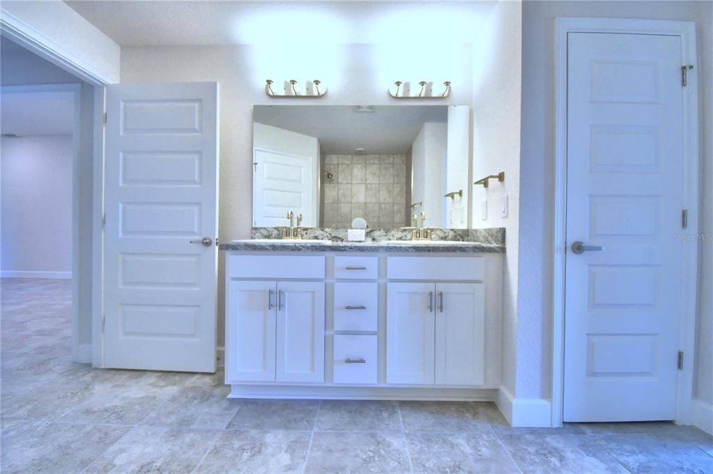 For Sale: $381,366 (4 beds, 3 baths, 2200 Square Feet)