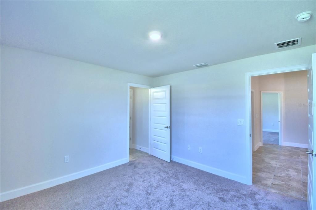 For Sale: $381,366 (4 beds, 3 baths, 2200 Square Feet)