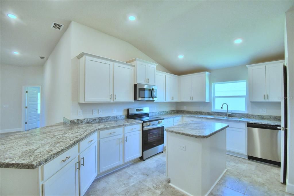For Sale: $381,366 (4 beds, 3 baths, 2200 Square Feet)