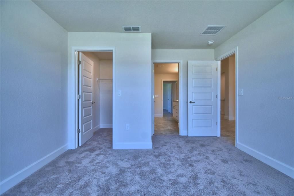 For Sale: $381,366 (4 beds, 3 baths, 2200 Square Feet)