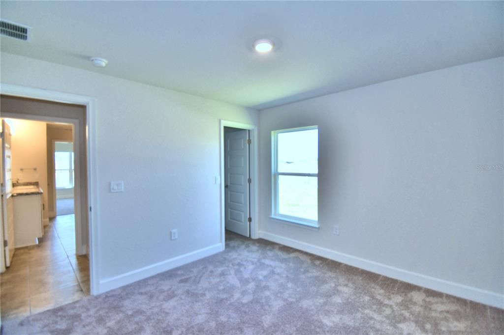 For Sale: $381,366 (4 beds, 3 baths, 2200 Square Feet)