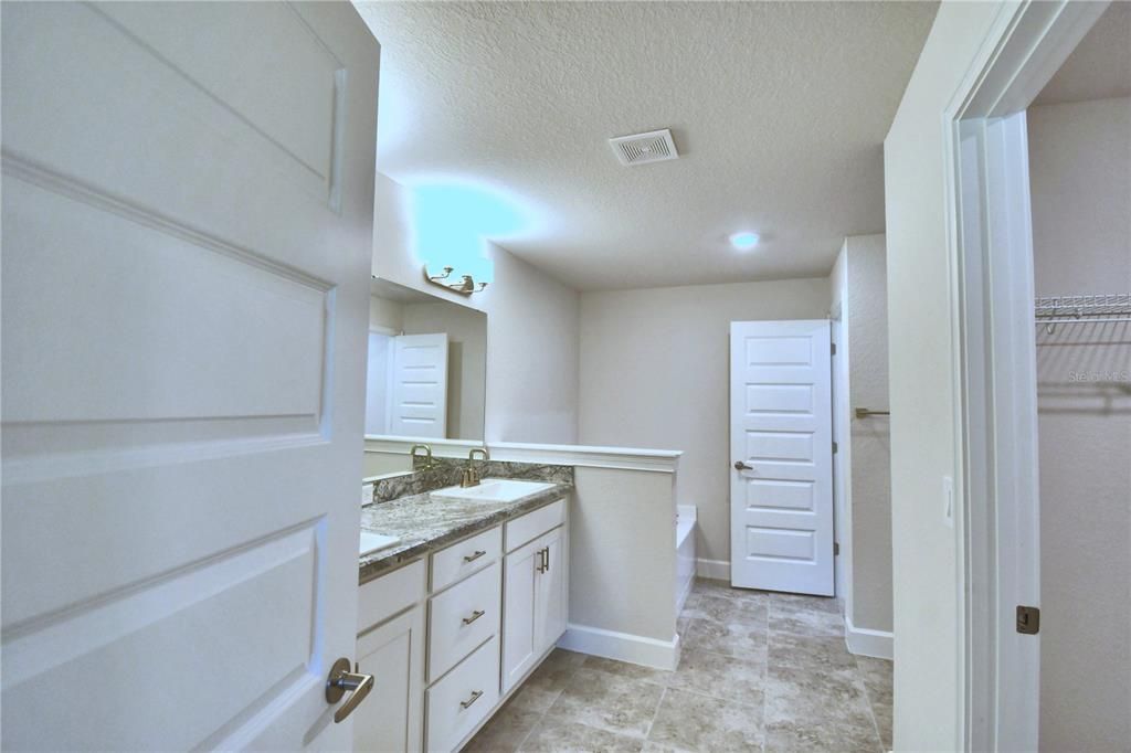 For Sale: $381,366 (4 beds, 3 baths, 2200 Square Feet)