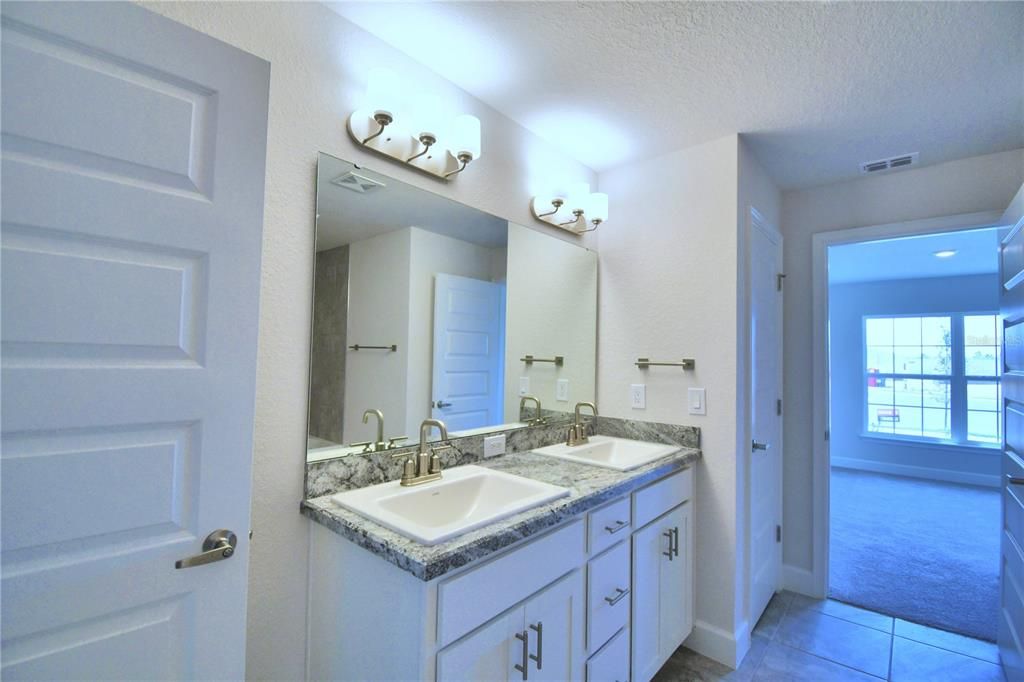 For Sale: $381,366 (4 beds, 3 baths, 2200 Square Feet)