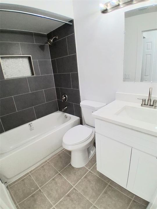 For Sale: $269,900 (2 beds, 2 baths, 902 Square Feet)