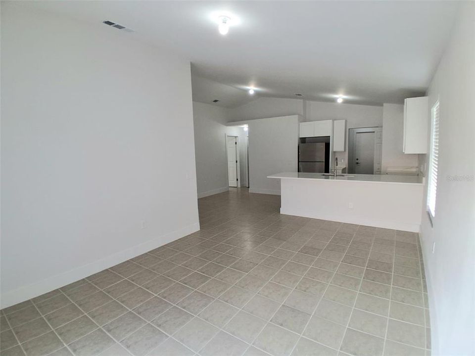 For Sale: $269,900 (2 beds, 2 baths, 902 Square Feet)