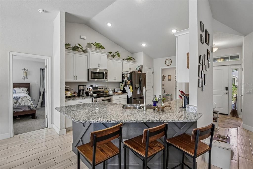 En Venta: $384,900 (4 camas, 2 baños, 1733 Pies cuadrados)