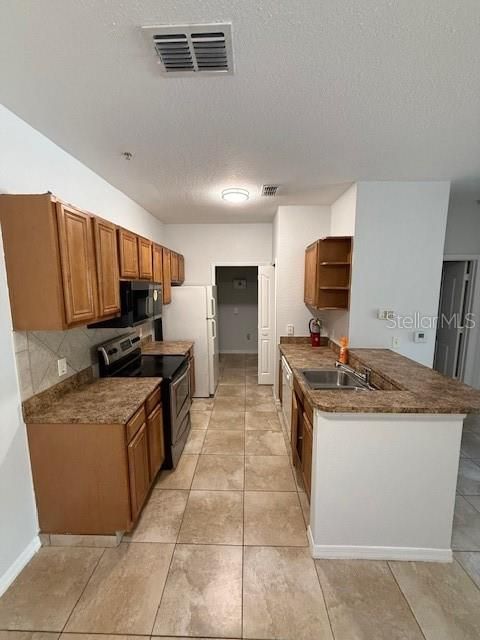 В аренду: $1,350 (1 спален, 1 ванн, 731 Квадратных фут)