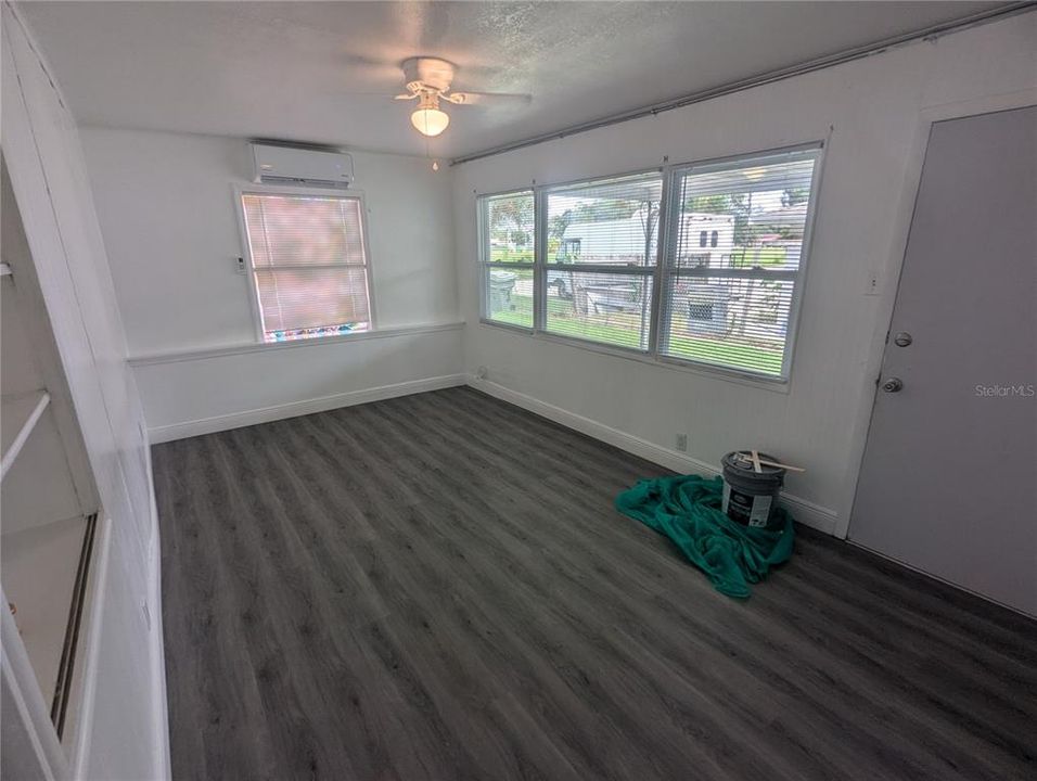 For Rent: $1,350 (6 beds, 3 baths, 2279 Square Feet)