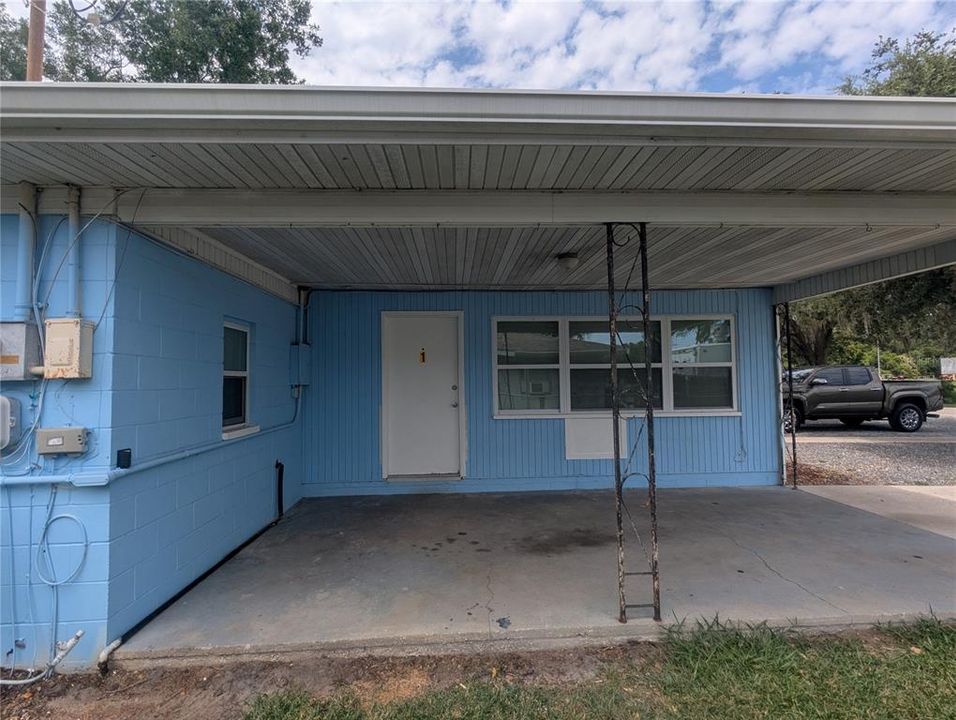 For Rent: $1,350 (6 beds, 3 baths, 2279 Square Feet)