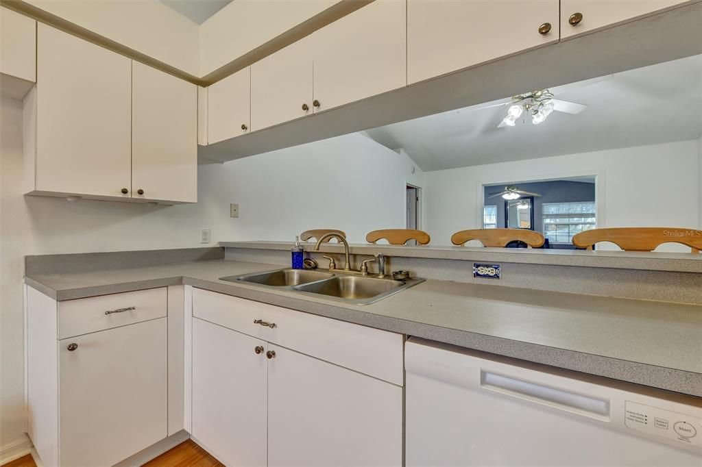 En Venta: $415,000 (3 camas, 2 baños, 1391 Pies cuadrados)