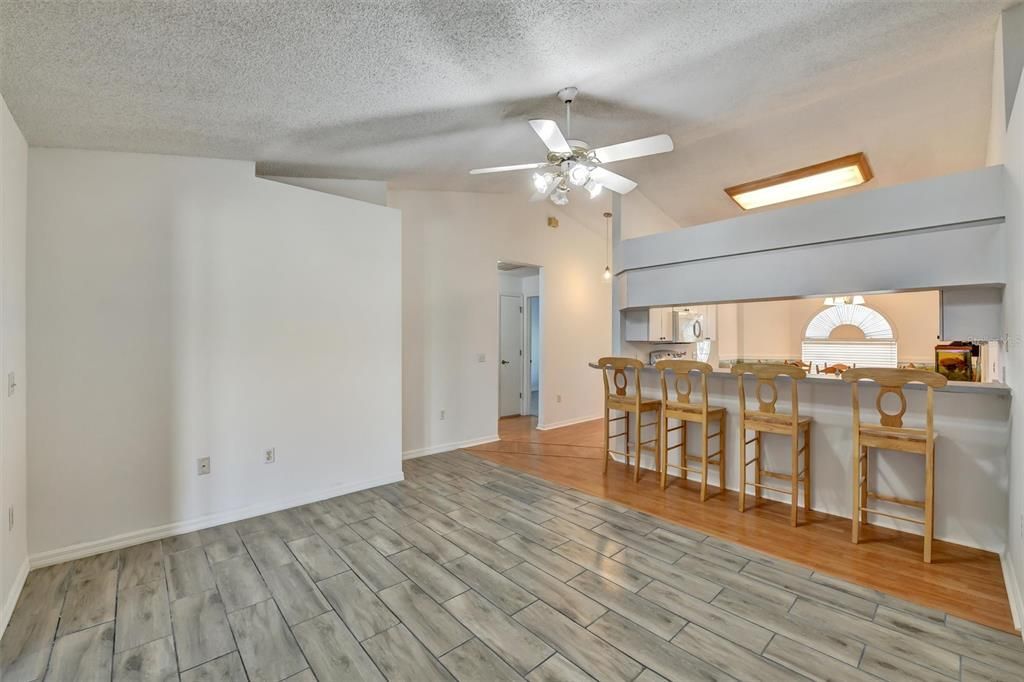 En Venta: $415,000 (3 camas, 2 baños, 1391 Pies cuadrados)