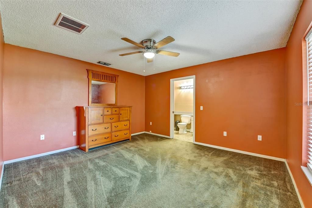 En Venta: $415,000 (3 camas, 2 baños, 1391 Pies cuadrados)