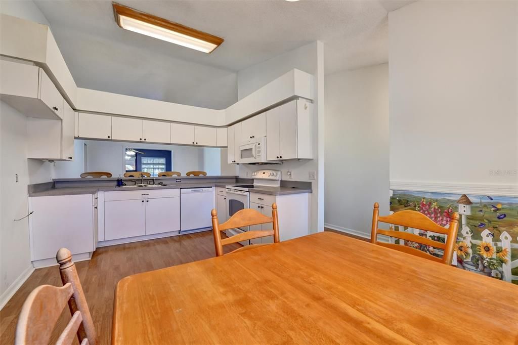 En Venta: $415,000 (3 camas, 2 baños, 1391 Pies cuadrados)