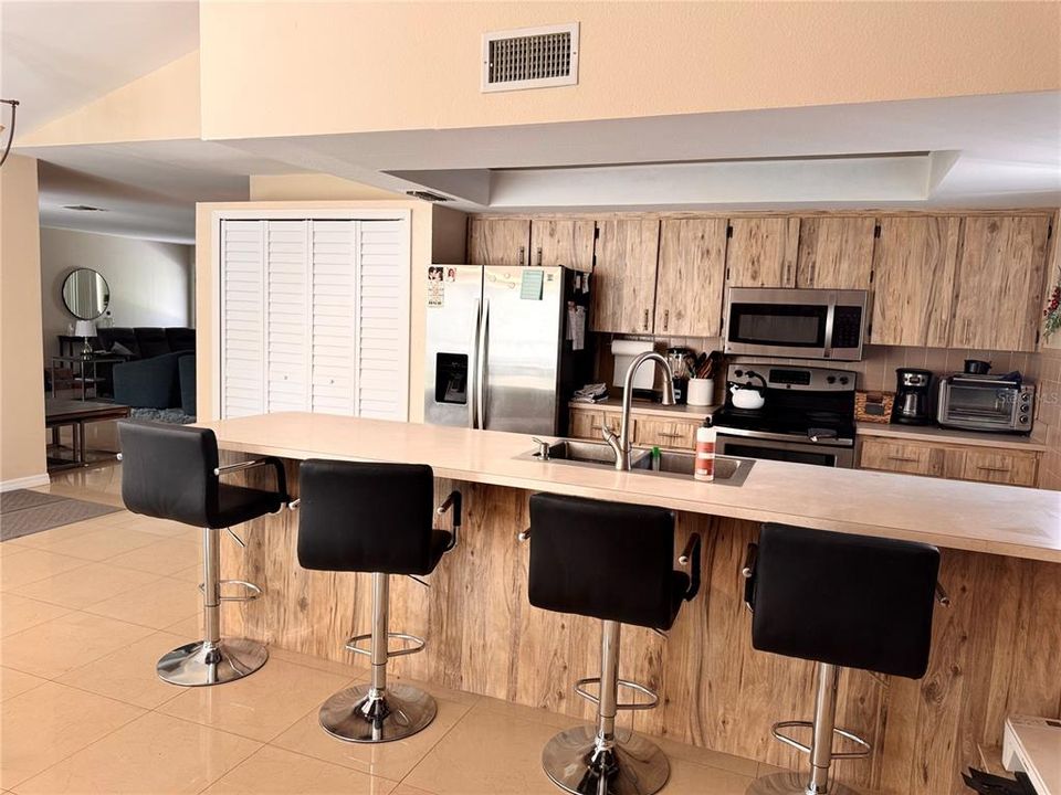 En Venta: $539,000 (3 camas, 2 baños, 2183 Pies cuadrados)
