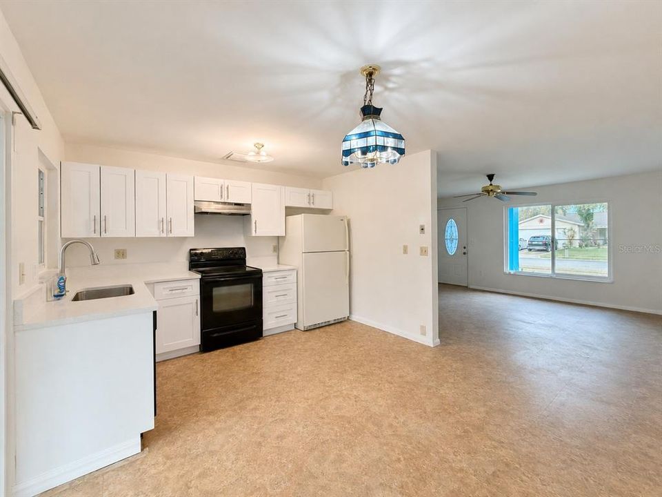 В аренду: $1,690 (3 спален, 2 ванн, 1293 Квадратных фут)