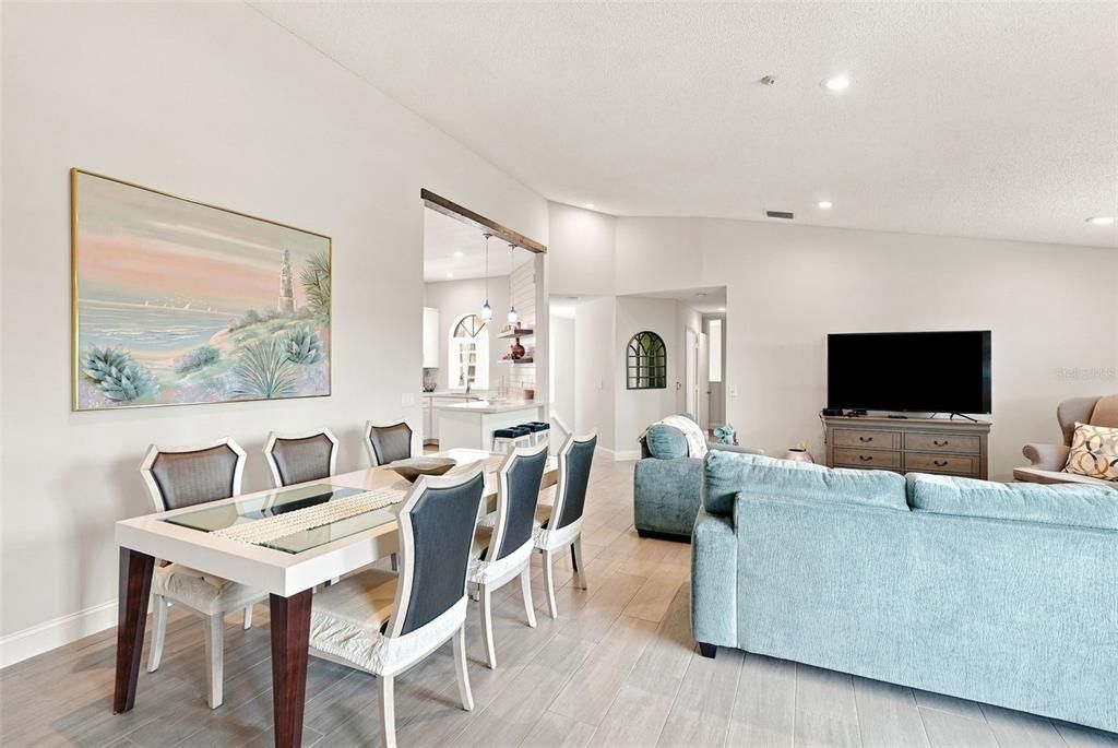 En Venta: $280,000 (3 camas, 2 baños, 1657 Pies cuadrados)