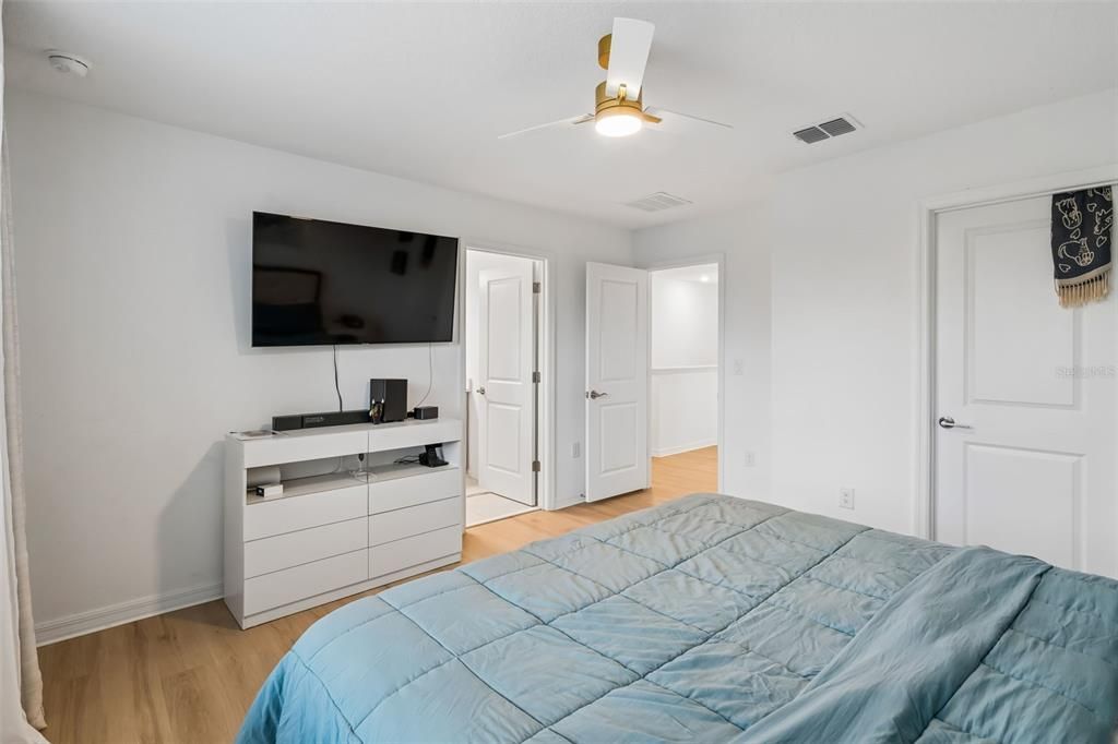 В аренду: $2,200 (3 спален, 2 ванн, 1373 Квадратных фут)