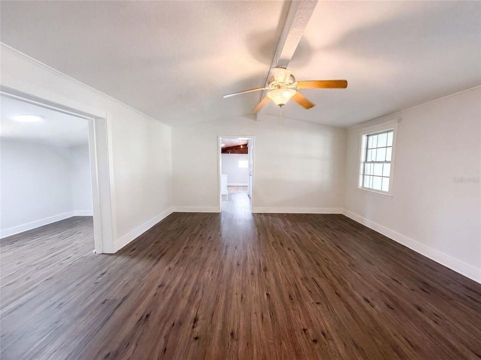 For Sale: $521,000 (5 beds, 2 baths, 2652 Square Feet)
