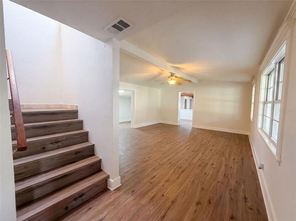 For Sale: $521,000 (5 beds, 2 baths, 2652 Square Feet)