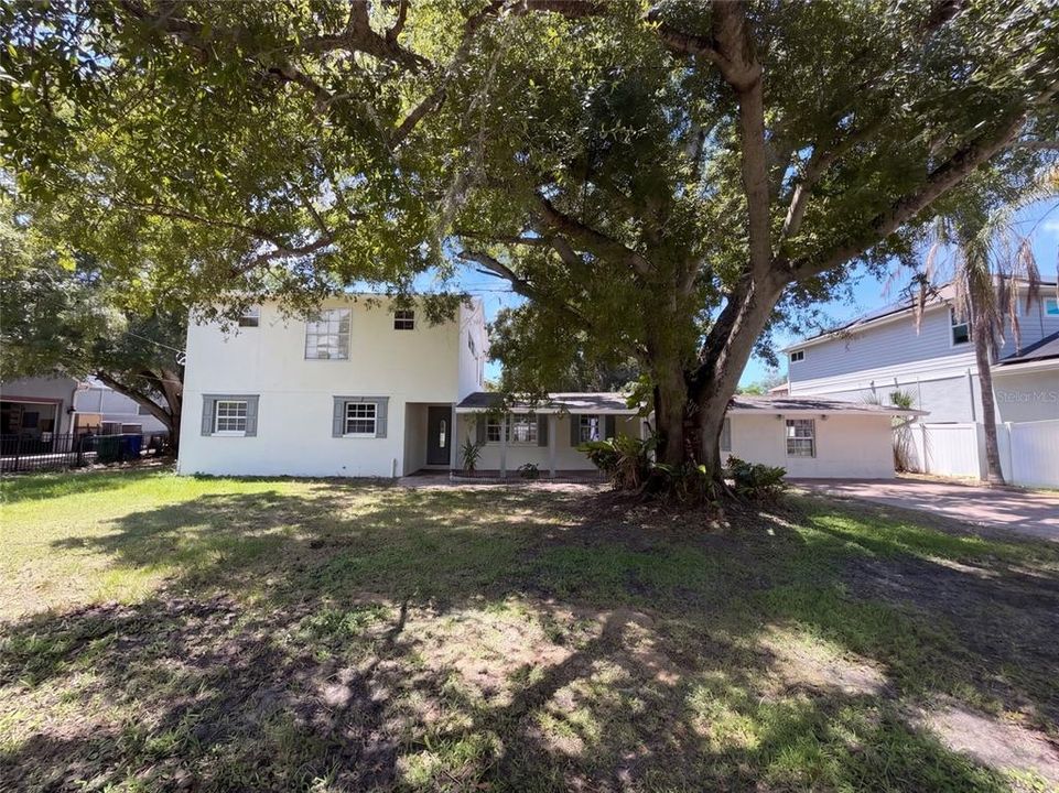 For Sale: $521,000 (5 beds, 2 baths, 2652 Square Feet)