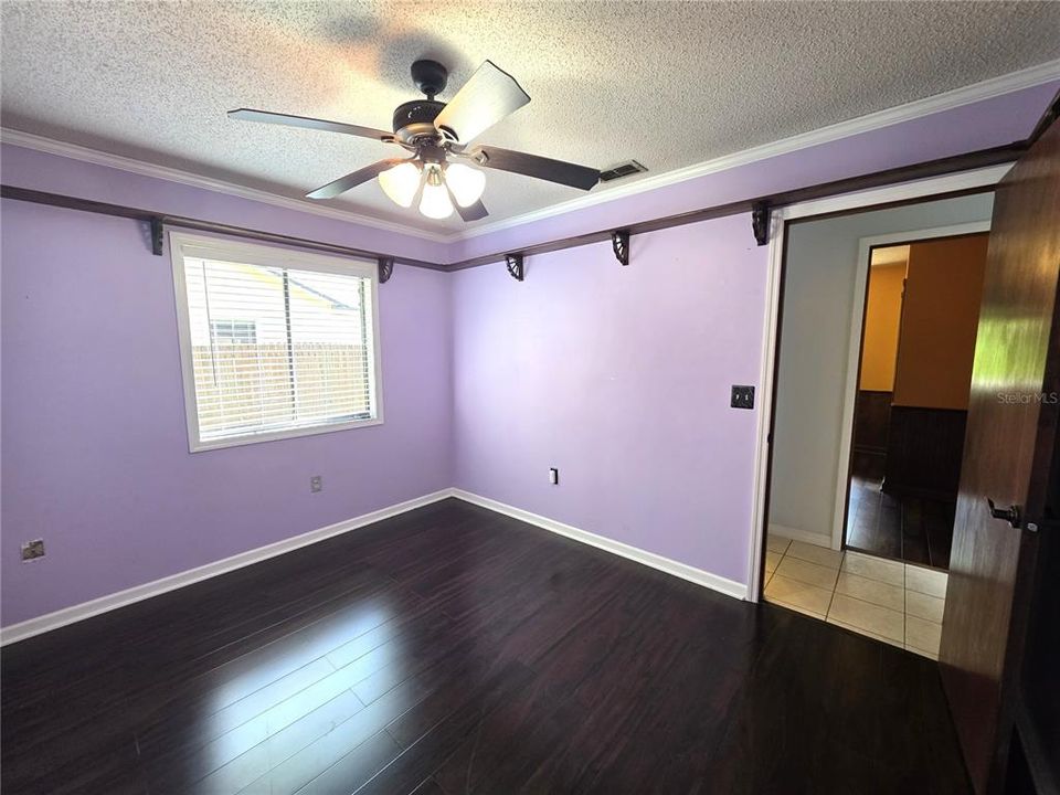 For Sale: $299,000 (3 beds, 2 baths, 1356 Square Feet)