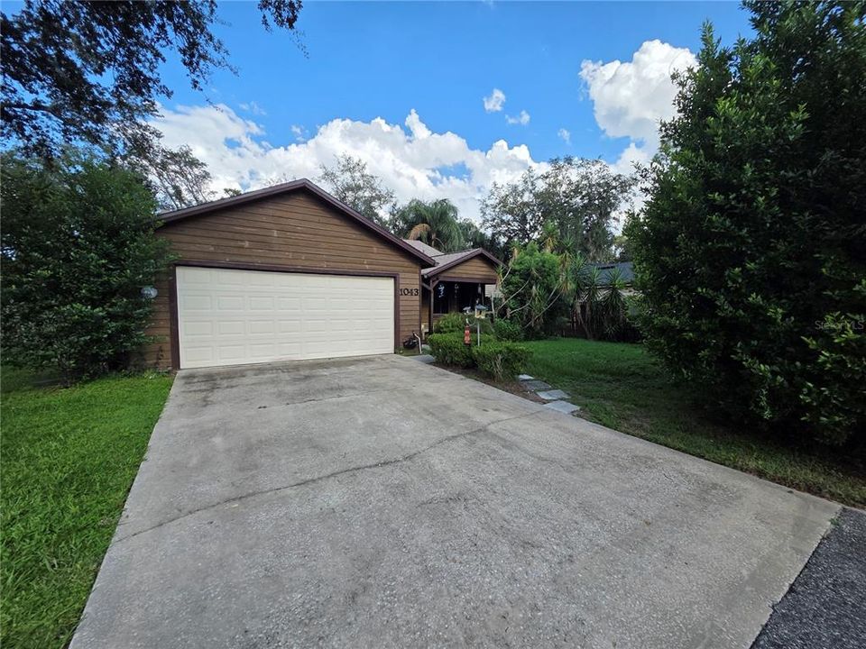 For Sale: $299,000 (3 beds, 2 baths, 1356 Square Feet)