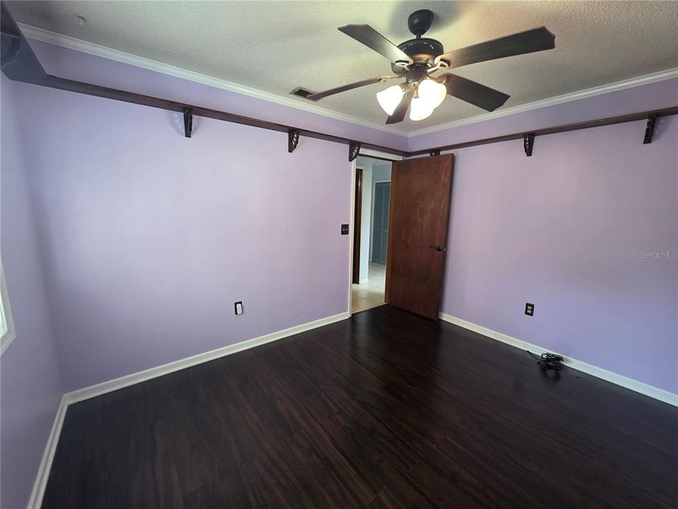 For Sale: $299,000 (3 beds, 2 baths, 1356 Square Feet)