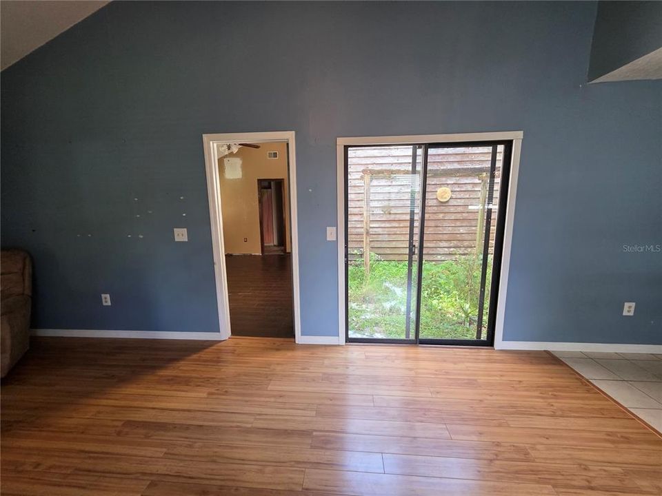 For Sale: $299,000 (3 beds, 2 baths, 1356 Square Feet)