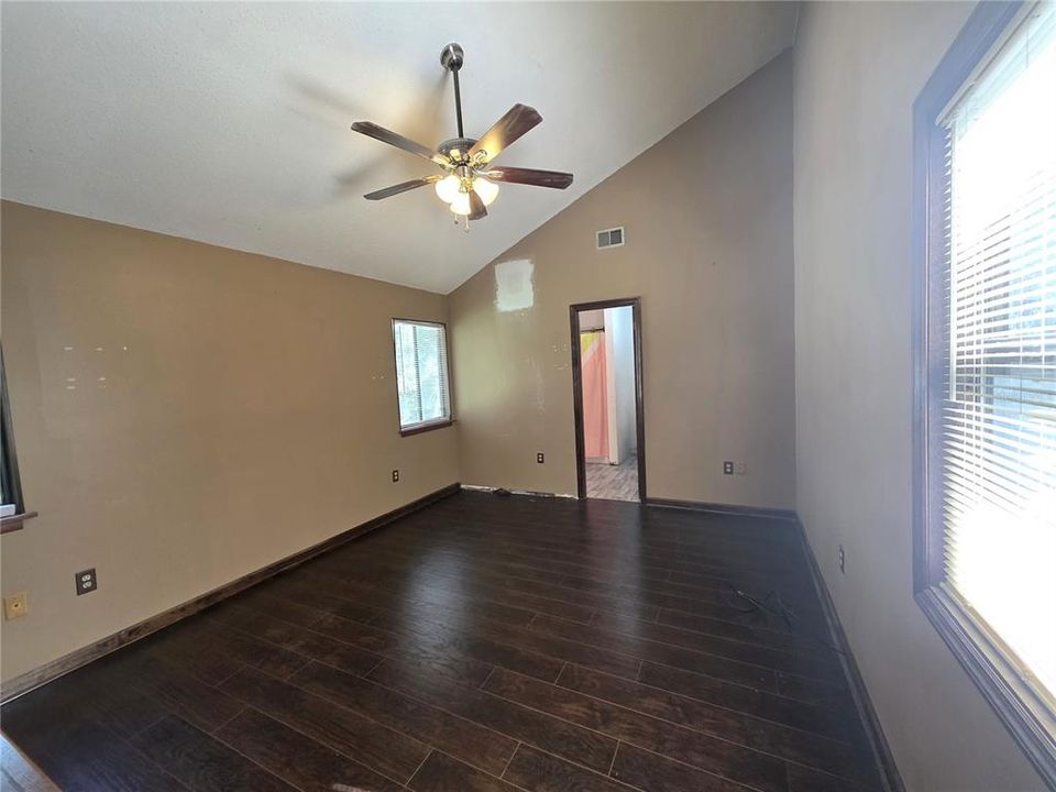 For Sale: $299,000 (3 beds, 2 baths, 1356 Square Feet)