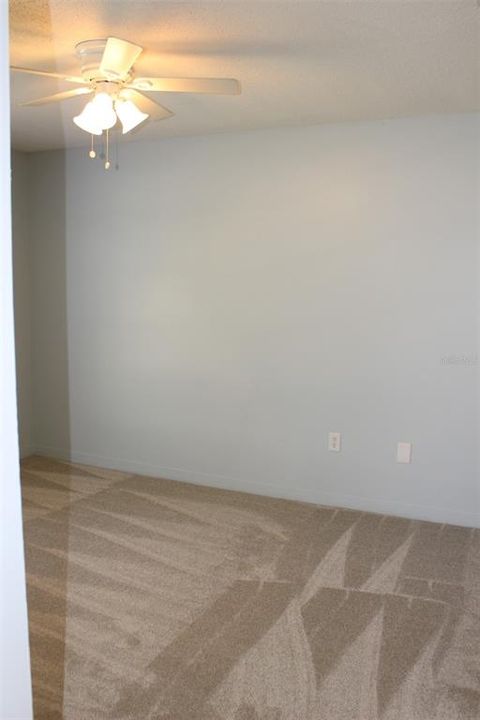 出租: $1,795 (2 贝兹, 1 浴室, 930 平方英尺)