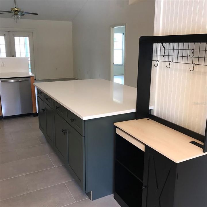For Sale: $350,000 (3 beds, 2 baths, 1659 Square Feet)