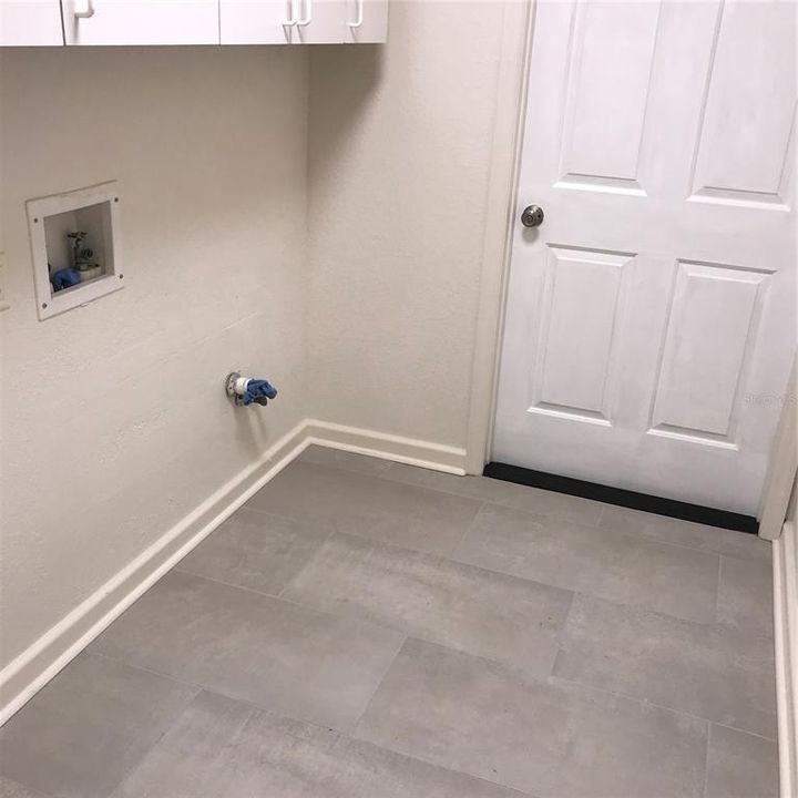 For Sale: $350,000 (3 beds, 2 baths, 1659 Square Feet)