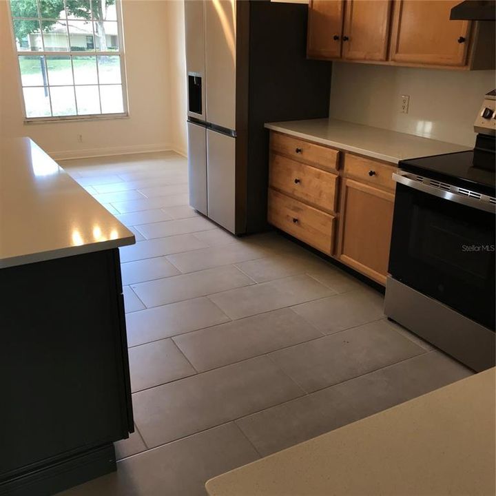 For Sale: $350,000 (3 beds, 2 baths, 1659 Square Feet)