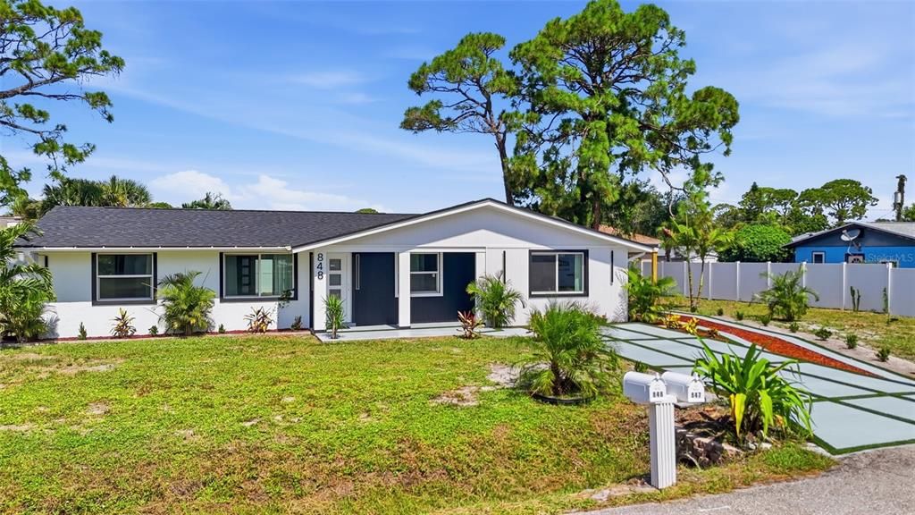 For Sale: $439,900 (4 beds, 2 baths, 1840 Square Feet)