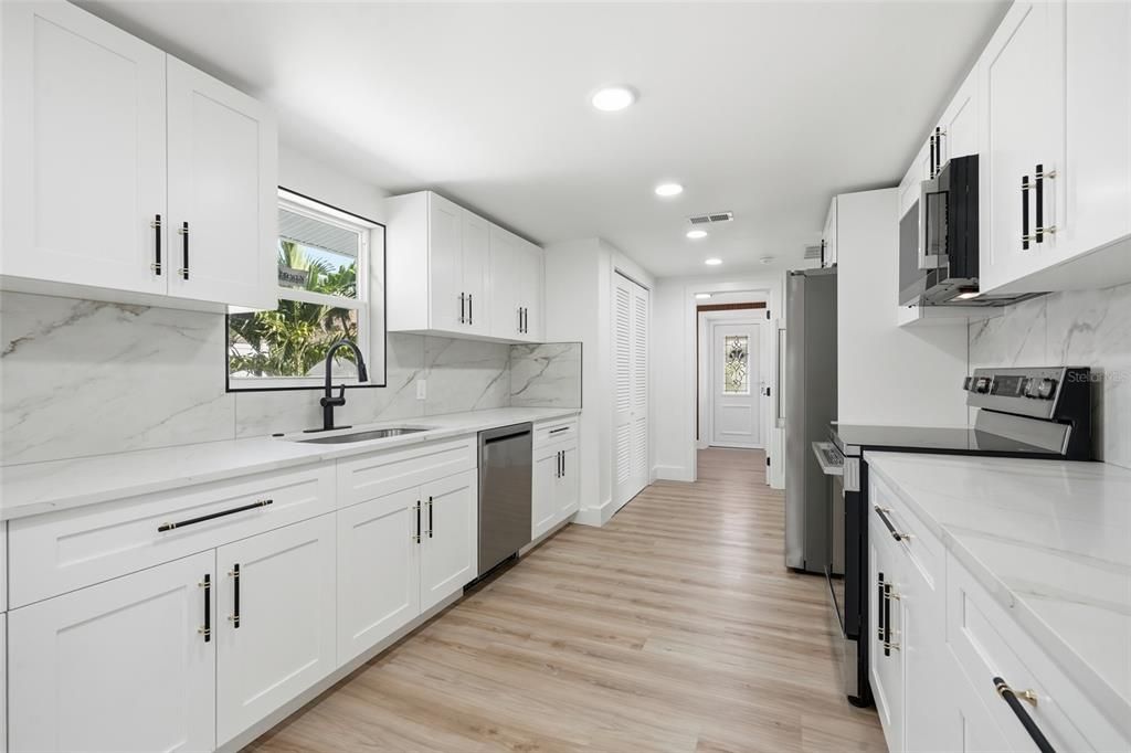 For Sale: $439,900 (4 beds, 2 baths, 1840 Square Feet)